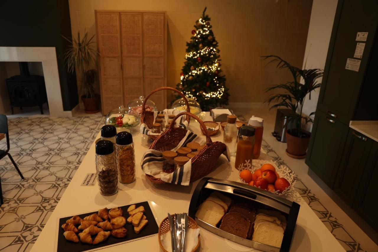 The Carob Tree Bed & Breakfast Victoria Dış mekan fotoğraf