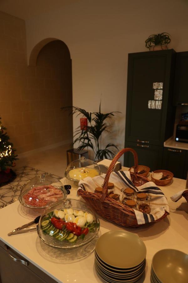 The Carob Tree Bed & Breakfast Victoria Dış mekan fotoğraf