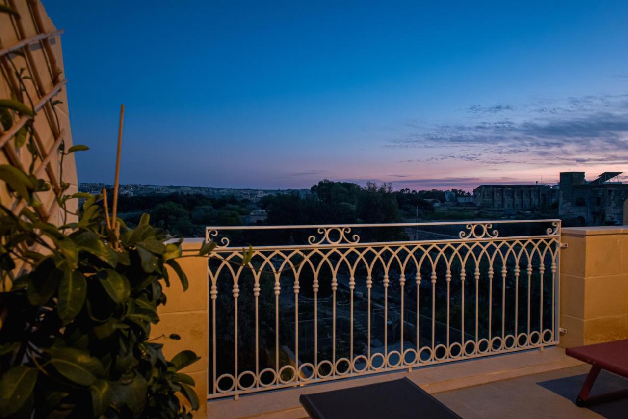 The Carob Tree Bed & Breakfast Victoria Dış mekan fotoğraf