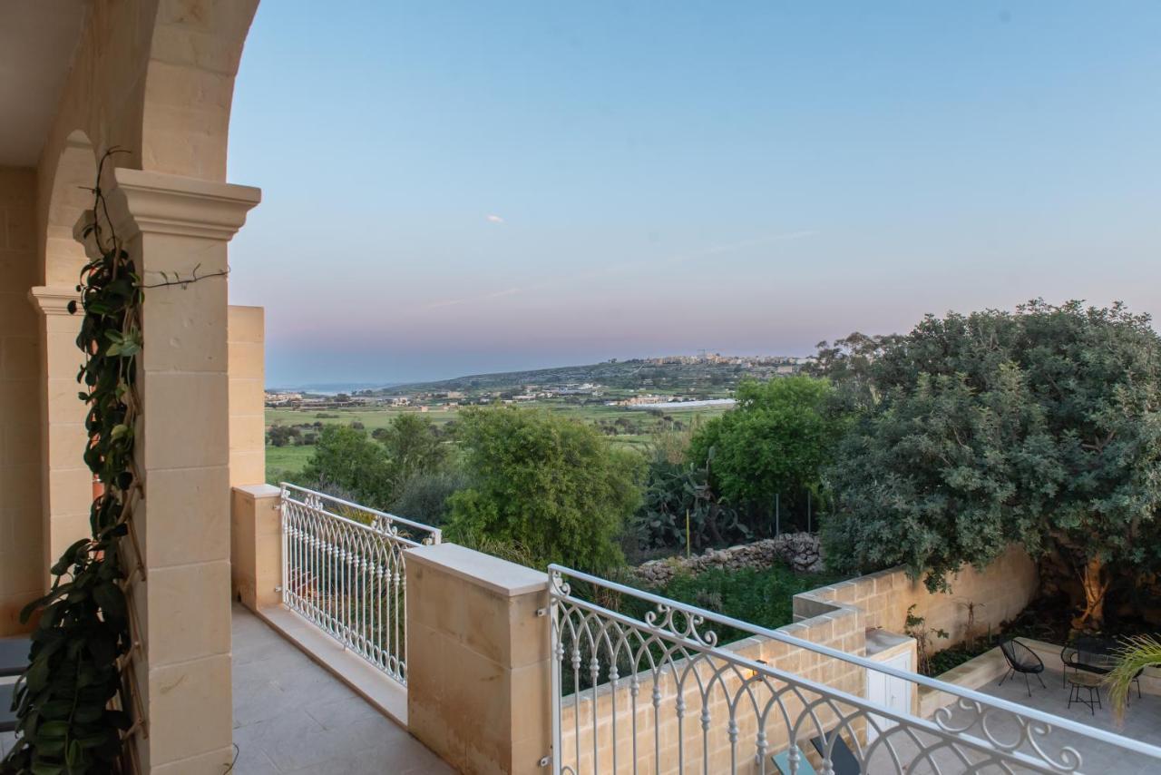 The Carob Tree Bed & Breakfast Victoria Dış mekan fotoğraf